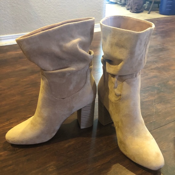 Size 8 tan suede ankle booties - Picture 1 of 5